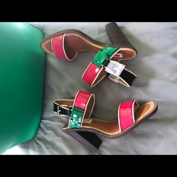 Two Lips Too Hybrid - Picture 2 of 6